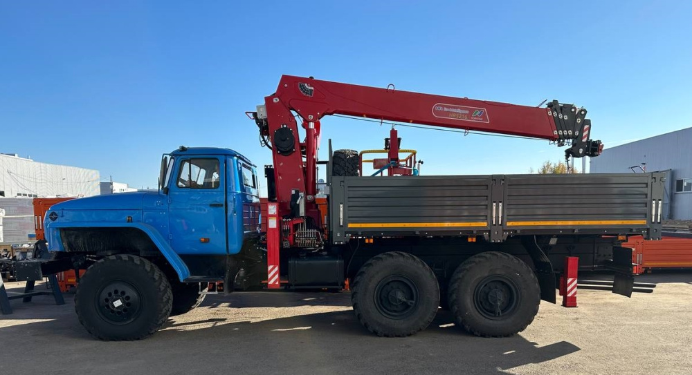 Бортовой Урал-М 4320-19** кабина 4320 капотный c КМУ HORYONG HRS 216