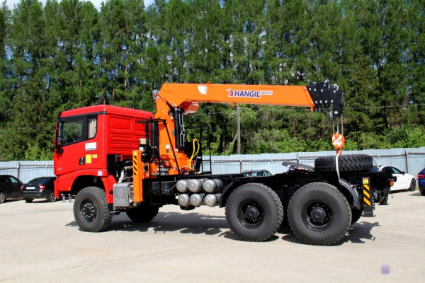 Седельный тягач Shacman 6x6 односкатный c КМУ HANGIL HGC 976