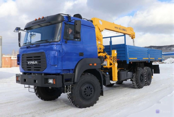 Бортовой Урал-М 4320-4972 бескапотный c КМУ Soosan SCS 866 LS