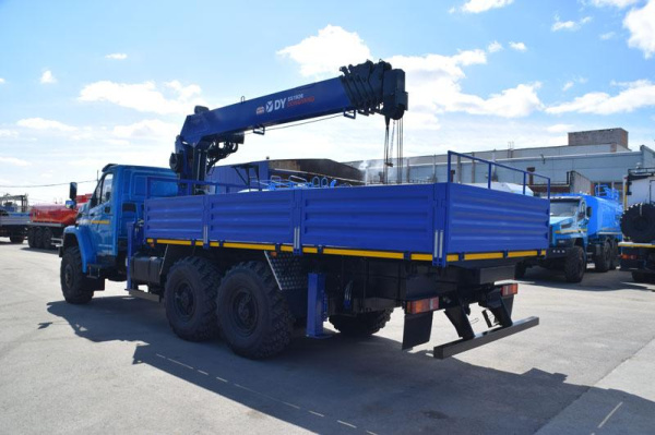Бортовой Урал Next 4320 c КМУ DY SS 1926 II