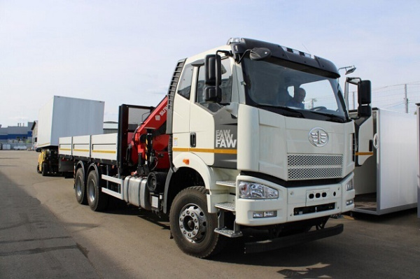 Бортовой FAW CA3250 С КМУ SUNHUNK K238-4