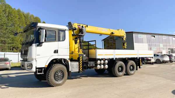 Бортовой Shacman 6x6 односкатный c КМУ Hyva HST12E4