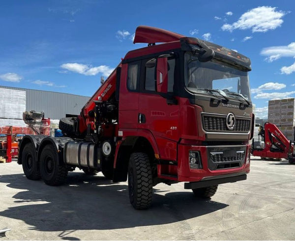 Седельный тягач Shacman 6x6 односкатный c КМУ SunHunk К-238-4